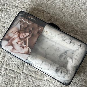 Dockatot Deluxe marble